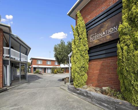 Photo: Comfort Inn The International Photo: Comfort Inn The International