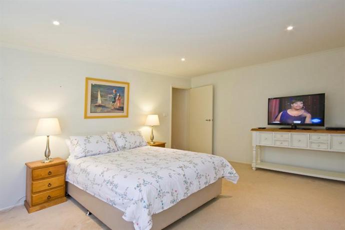 Photo: Torquay Retreats - Eighteen Beach Photo: Torquay Retreats - Eighteen Beach
