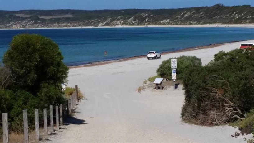 Photo: Elanora Tranquility at Emu Bay Photo: Elanora Tranquility at Emu Bay