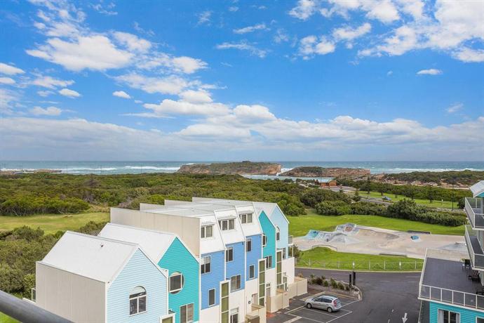 Photo: Quality Suites Deep Blue Photo: Quality Suites Deep Blue