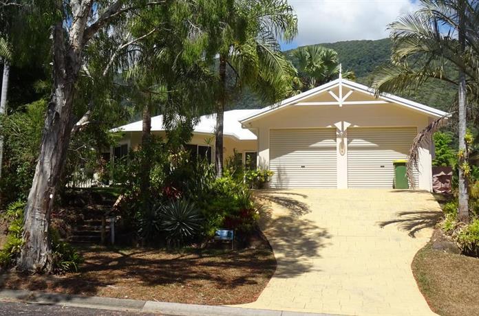 palm cove holiday house