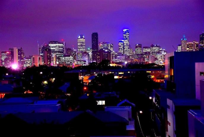 Photo: Port Stay Two City Lights Photo: Port Stay Two City Lights