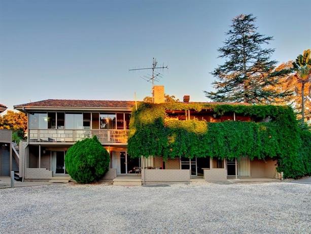 Photo: Dutchies Motel Nelson Bay Photo: Dutchies Motel Nelson Bay