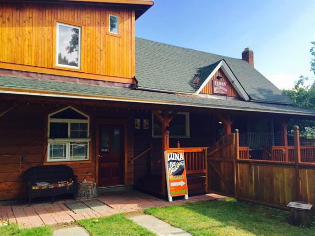 homestay in grand forks near gem theatre