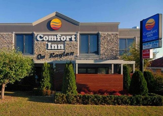 Photo: Comfort Inn On Raglan Photo: Comfort Inn On Raglan