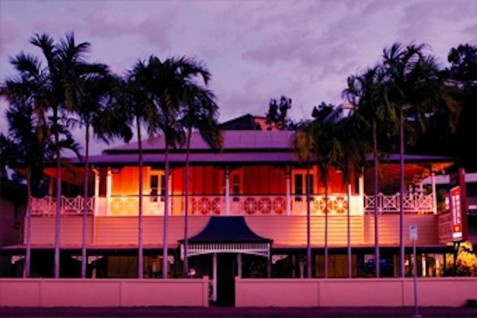 Photo: Yongala Lodge by The Strand Photo: Yongala Lodge by The Strand