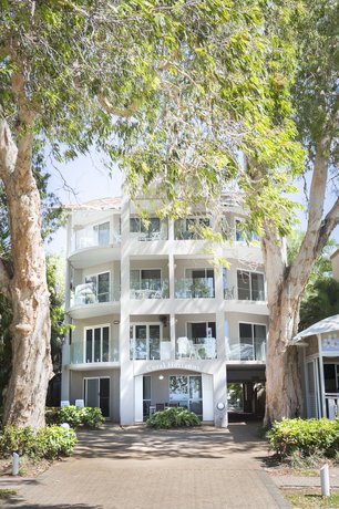 Photo: Coral Horizons Beachfront Apartments Photo: Coral Horizons Beachfront Apartments