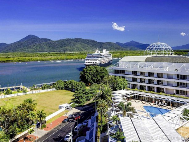 Photo: Pullman Reef Hotel Casino Photo: Pullman Reef Hotel Casino