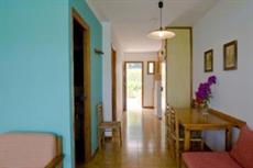 Beach Club Apartments Menorca