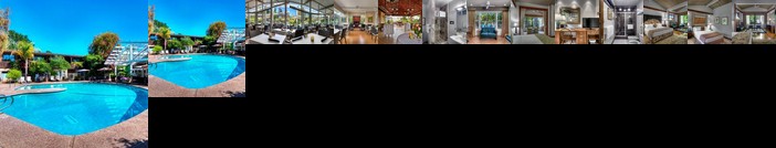 Dinah's Garden Hotel