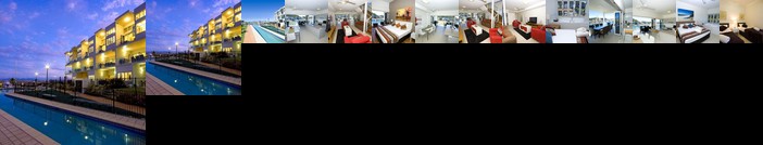 Beachside Magnetic Harbour Holiday Apartments