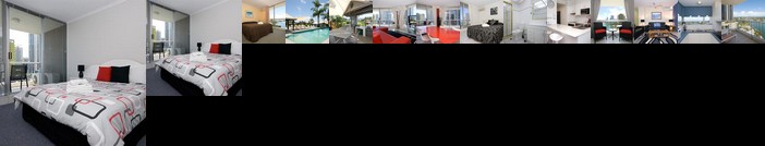 Moorings on Cavill Avenue