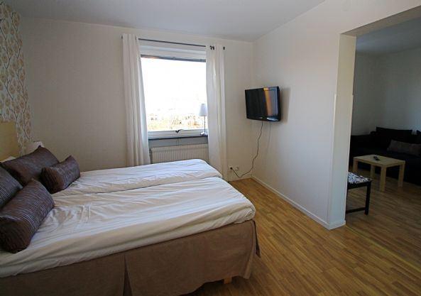 Riverside Hotel & Apartments