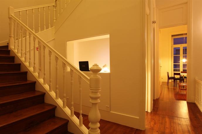 Oporto City Flats - The White Box House
