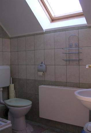 Molnar Apartment