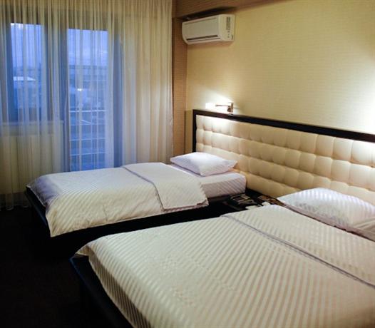 Hotel Anna Junior Targu Jiu Compare Deals