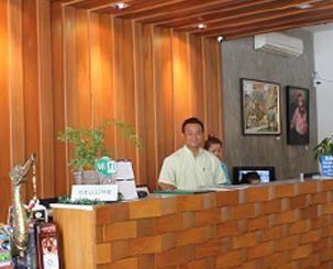 โรงแรมรุ่งเรือง