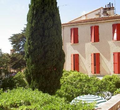 Hotel Les Orangers Hyeres Old Town France thumbnail