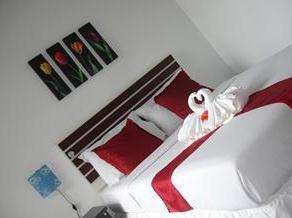 Loma Place Hotel