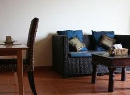 ยานาดิน เซอร์วิส อพาร์ทเม้นท์