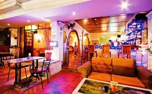 Siam Tulip Pub & Restaurant Guesthouse & Tours