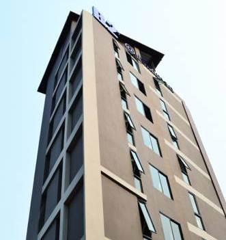 โรงแรมบีทูนิมมาน 13