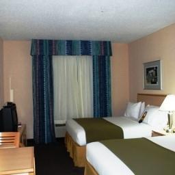 Holiday Inn Express Hotel & Suites San Antonio - Rivercenter Area