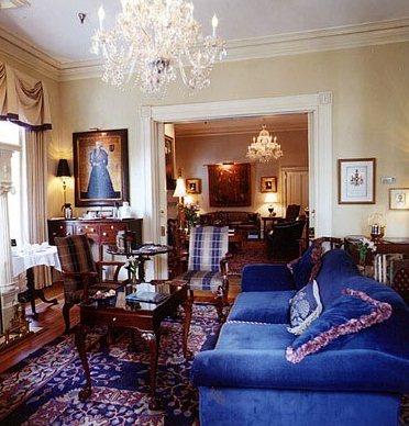 1842 Inn