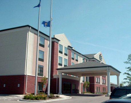 Holiday Inn Express Hotel & Suites Milwaukee-New Berlin