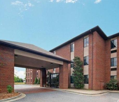 Days Inn & Suites by Wyndham Hickory Hickory Regional Airport United States thumbnail