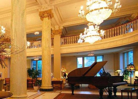 DoubleTree by Hilton Hotel Utica