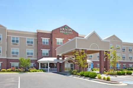 Country Inn & Suites by Radisson Kansas City at Village West KS