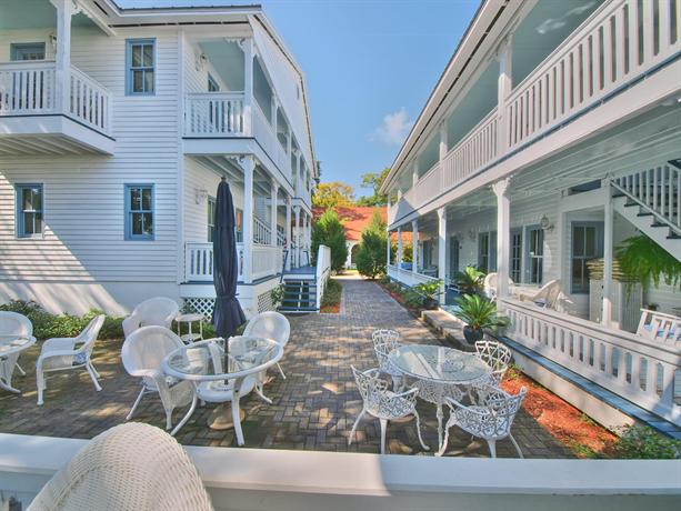 Bayfront Westcott House Bed & Breakfast