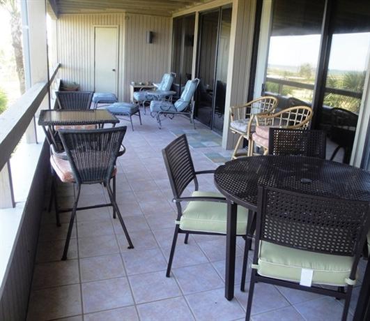 Hibiscus Oceanfront Resort