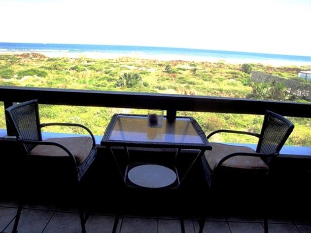 Hibiscus Oceanfront Resort