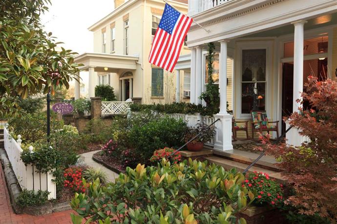 Azalea Inn and Villas