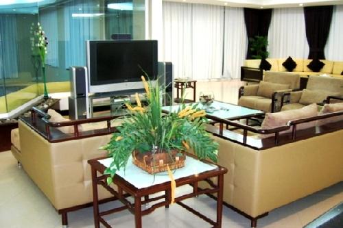 Royal Beach Hotel & Resort