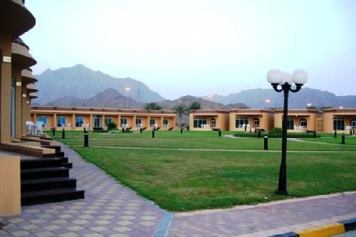 Royal Beach Hotel & Resort