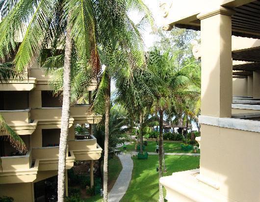 โรงแรมกะตะ แฮปปี้เฮ้าส์