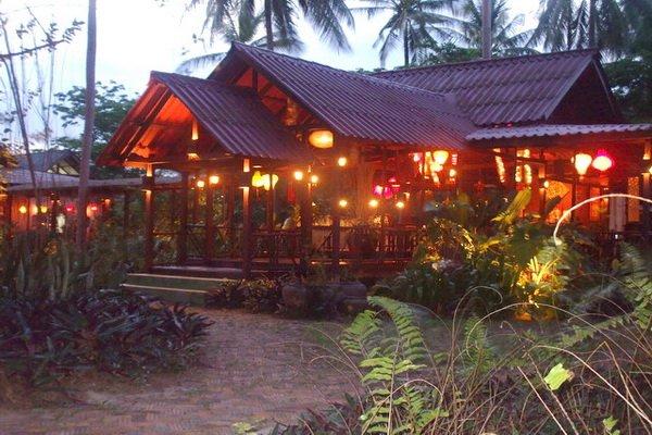 ดิเอมเมอรัล บังกะโล รีสอร์ท