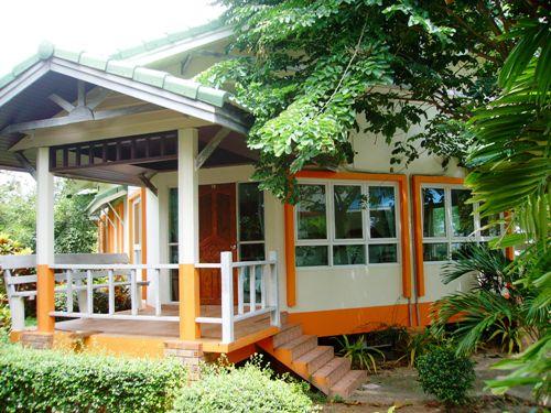 ลันตาเพิร์ลบีช รีสอร์ท