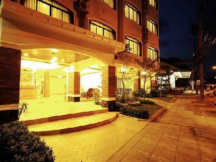 โรงแรมศรีเพชร