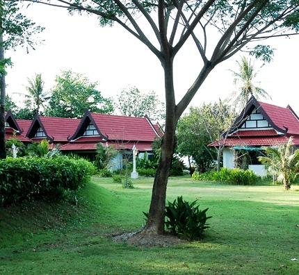 โรงแรมฮอลิเดย์ วิลล่า