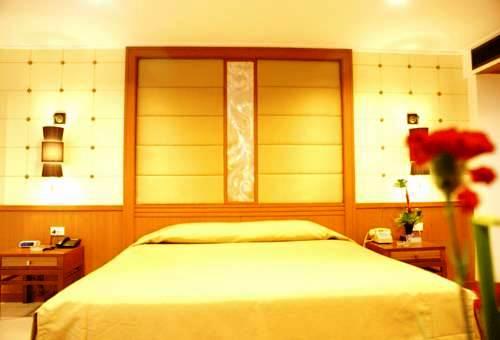 โรงแรมรอยัลทวินพาเลซ