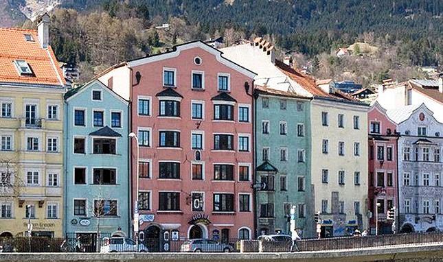 Hotel Mondschein Innsbruck Jesuitenkirche Austria thumbnail