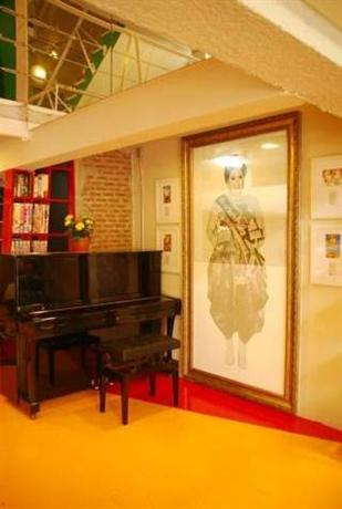 Silom Art Hostel