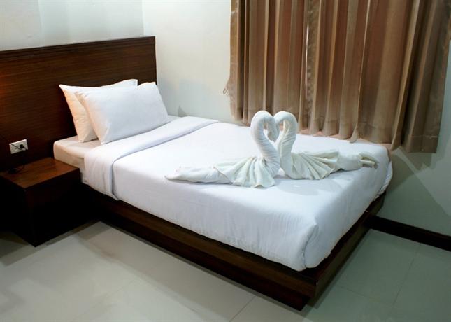 โรงแรมโฮม 8