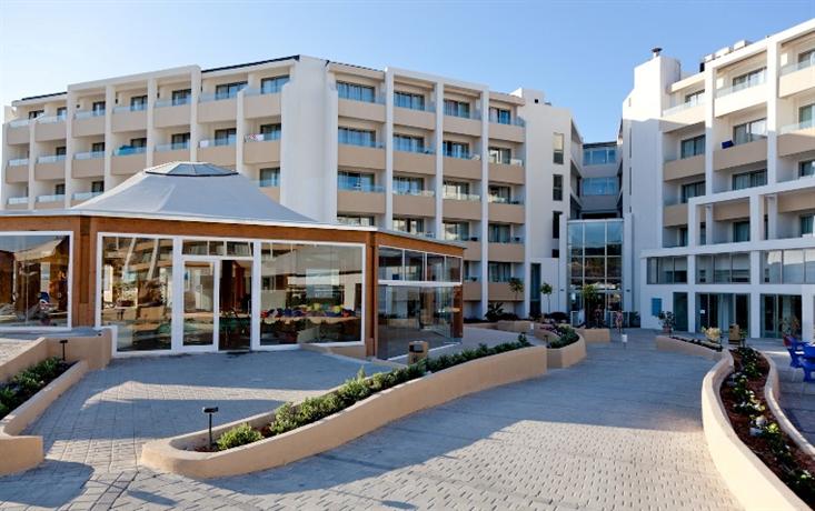 DB Seabank Resort + Spa