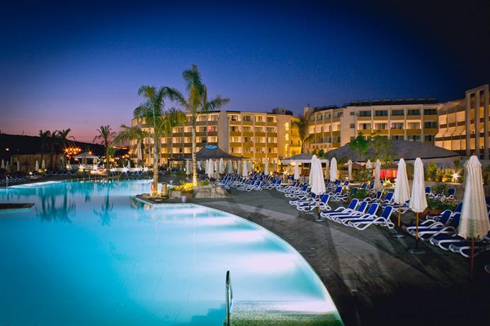 DB Seabank Resort + Spa