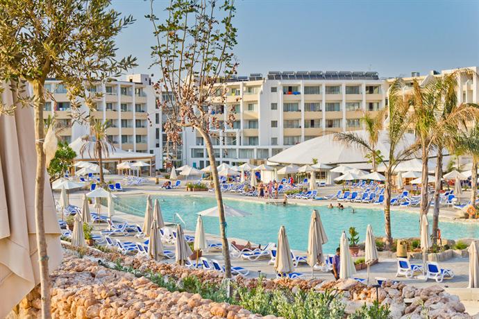 DB Seabank Resort + Spa